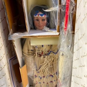 Beautiful Native American“ Victory Dancer “ Danbury Mint